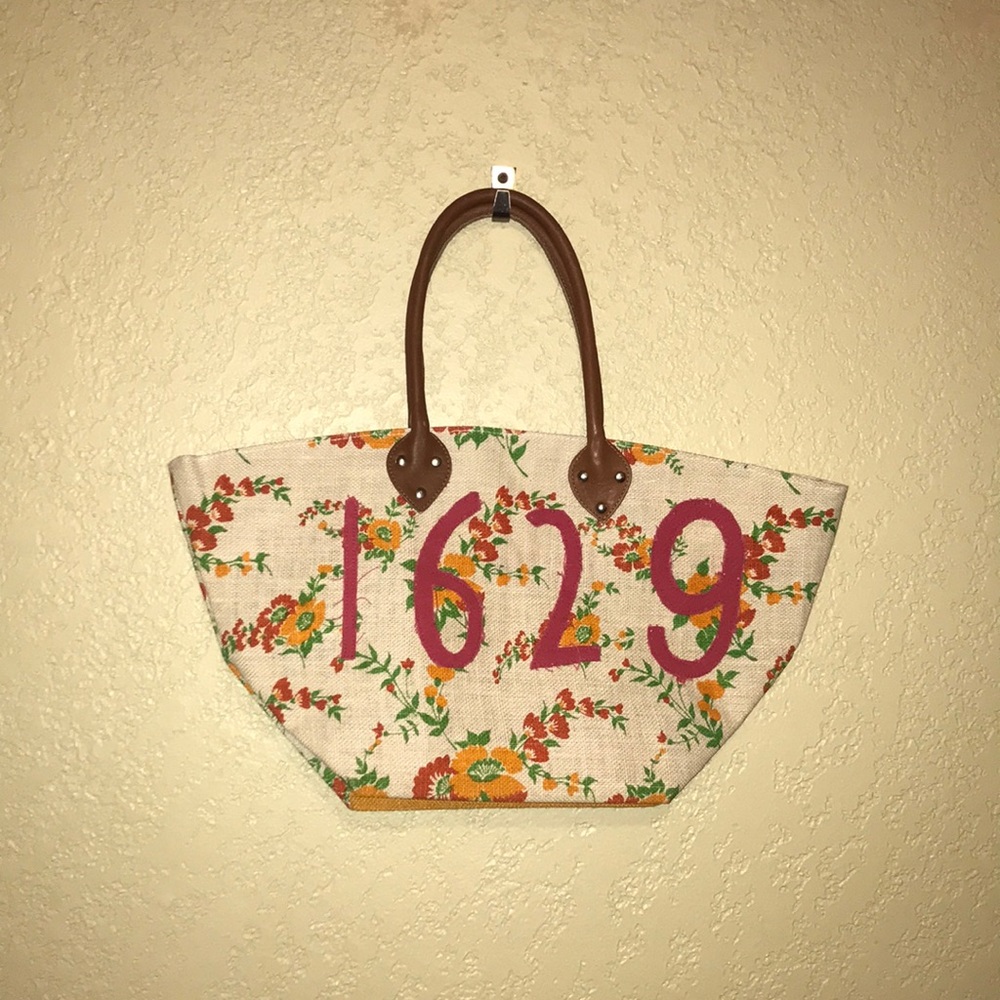 New without tags 1629 Floral Burlap Tote W/Handle